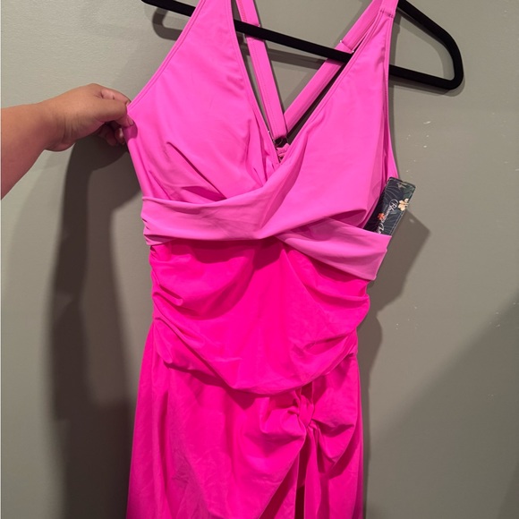 Swimsuit - Picture 5 of 8